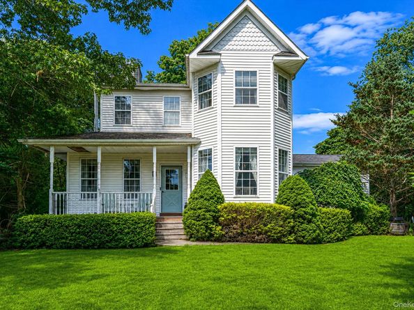 138 Holiday Boulevard, Center Moriches NY 11934