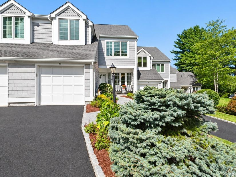 37 Clarewood Drive, Hastings-on-Hudson NY 10706