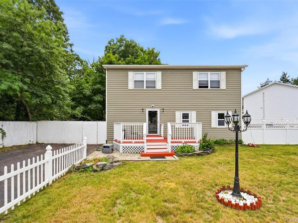 14 Nevada Road, West Babylon NY 11704