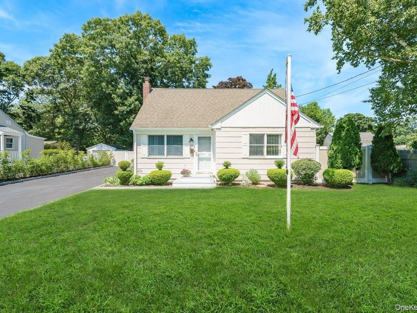 60 Hubbard Avenue, Riverhead NY 11901