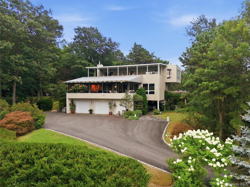 15 Eagle Rock Hill, Centerport NY 11721