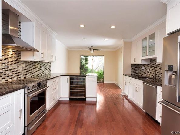 8 Waterside Close, Eastchester NY 10709