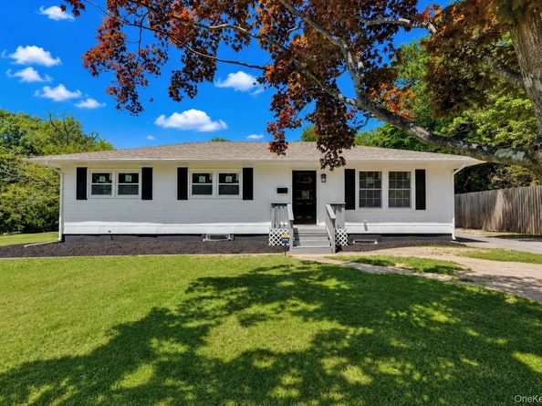 3 Park Avenue, Medford NY 11763