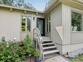 4 Leatherstocking Lane