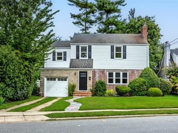 81 Rowe Avenue
