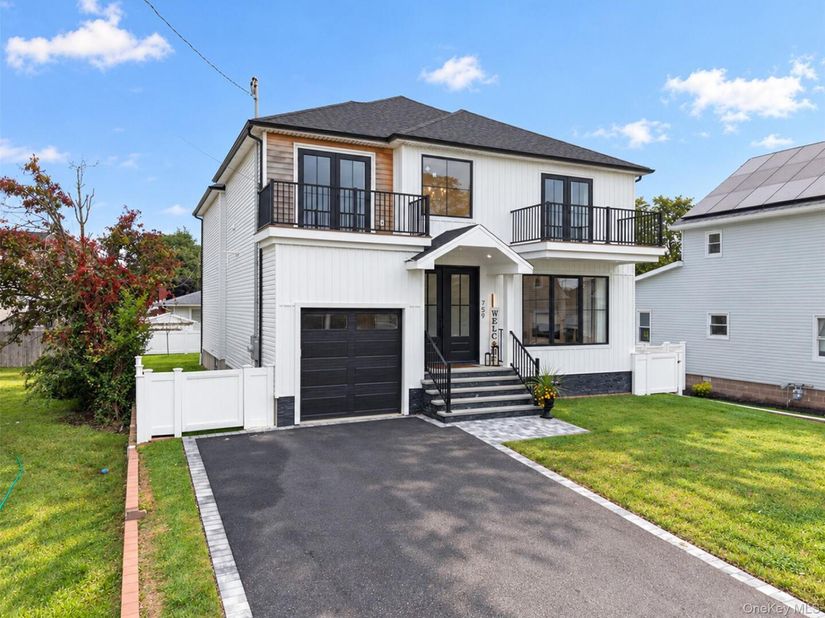 759 Pecan Street, Lindenhurst NY 11757