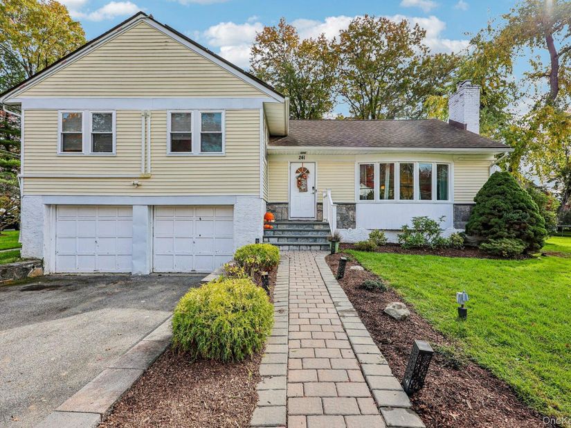 241 Stratton Road, New Rochelle NY 10804