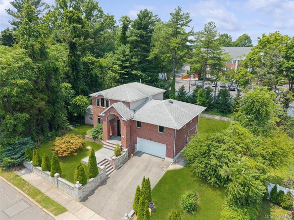 300 Ellen Place, Jericho NY 11753