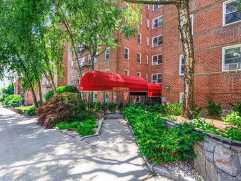 279 N Broadway
