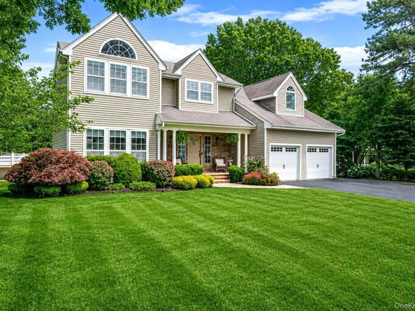 20 Hancock Court, South Setauket NY 11720