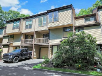 83 Deerfield Lane