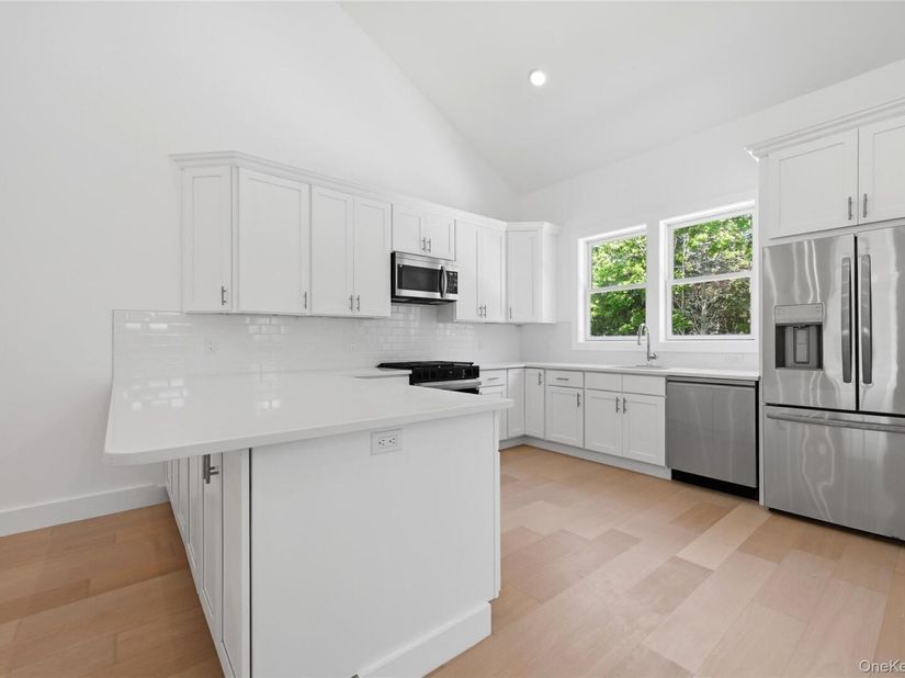 19 Montauk Highway 7, Westhampton NY 11977