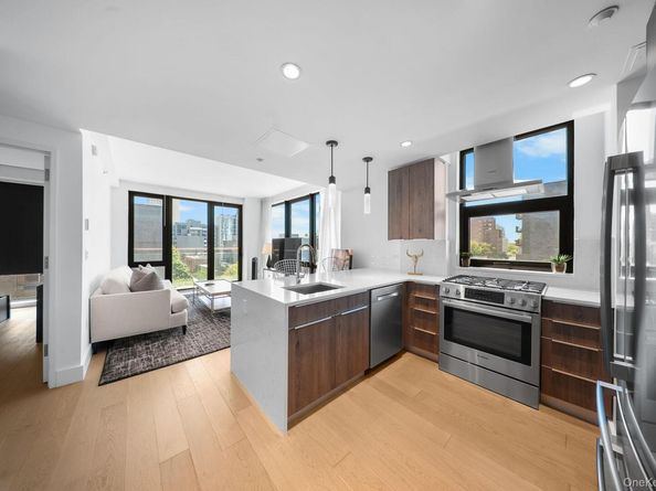 4620 11th Street 5D, Long Island City NY 11101