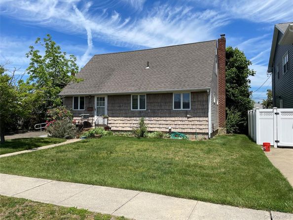 2043 Paddock Road, Seaford NY 11783