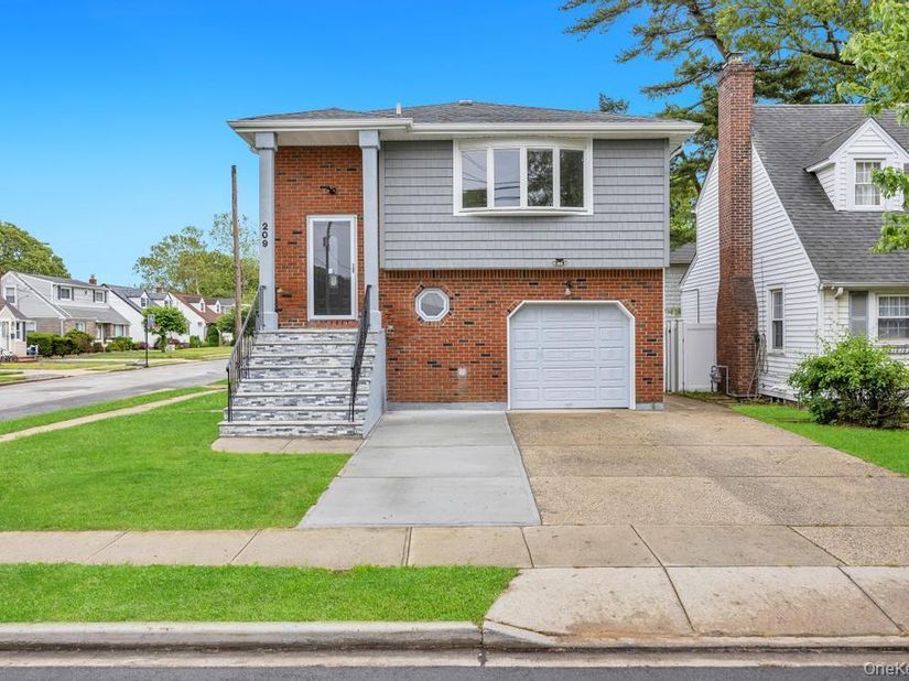 209 N Grove Street, Valley Stream NY 11580