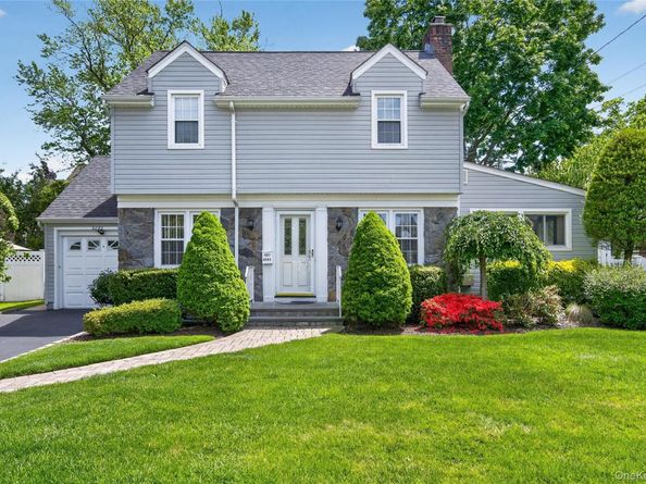 2062 E Webster Street, Merrick NY 11566