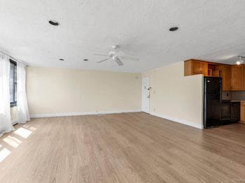 10-01 162 Street