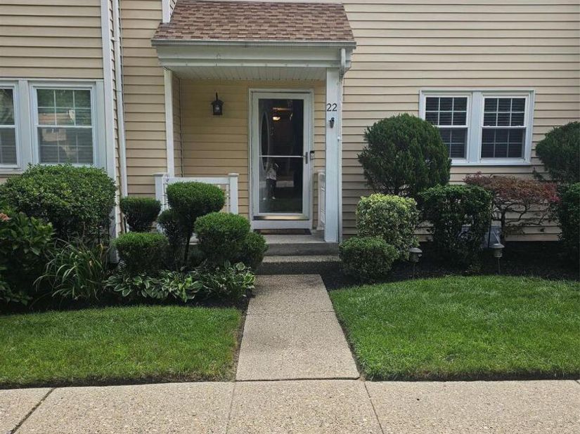 22 Chase Commons, Yaphank NY 11980