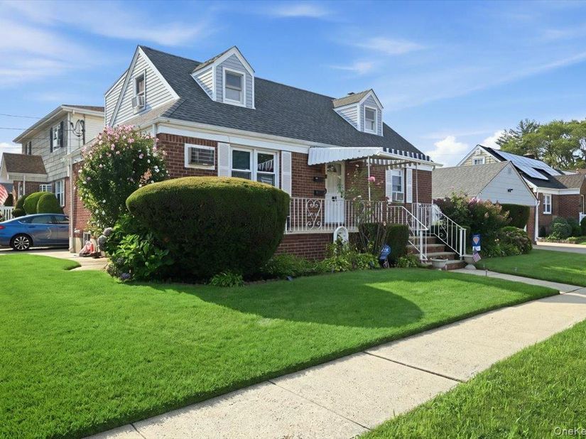 81 Franklin Street, Elmont NY 11003