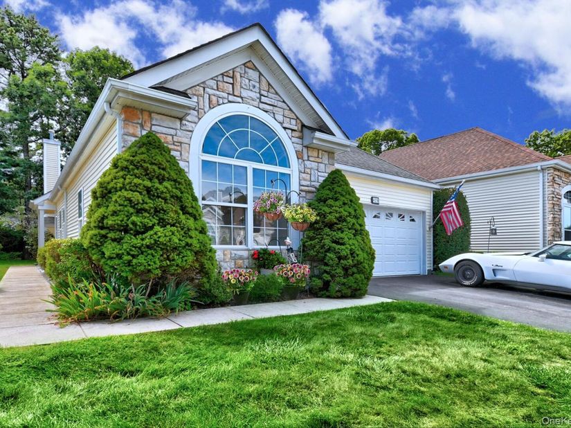 428 Leisure Drive, Ridge NY 11961