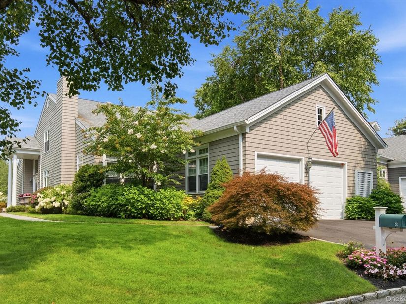 3 Fieldstone Lane, Oyster Bay NY 11771