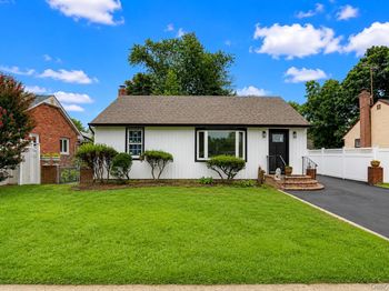 116 E Booker Avenue