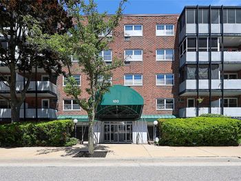 100 Lincoln Avenue