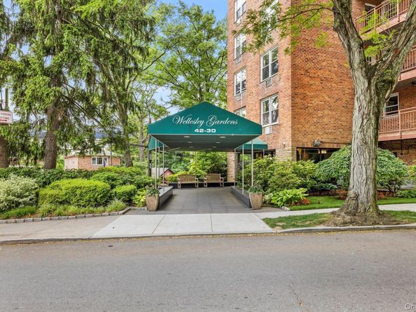 42-30 Douglaston Parkway 5N, Douglaston NY 11363