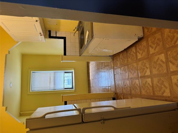 2922 Barnes Ave 3A, Bronx NY 10467