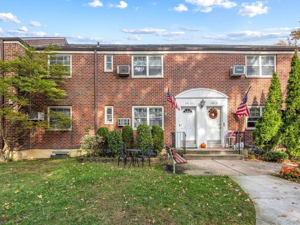 252-23 63 Avenue 1081, Little Neck NY 11362