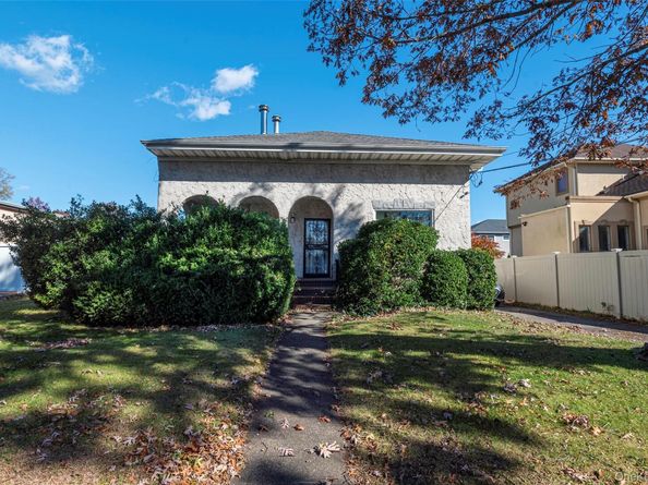 43 Wynsum Avenue, Merrick NY 11566