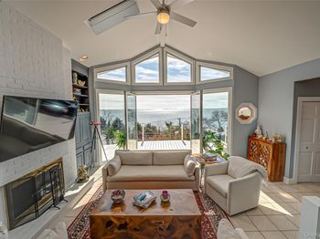 321 E Montauk Highway