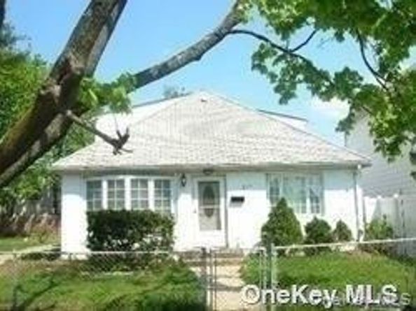 247 Oakley Avenue, Elmont NY 11003