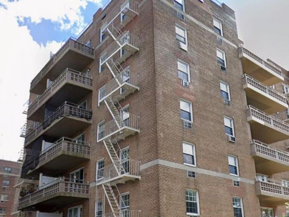 151-15 84 Street 6D, Howard Beach NY 11414