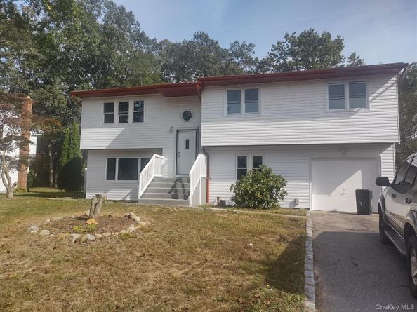 41 Woodbrook Drive, Ridge NY 11691