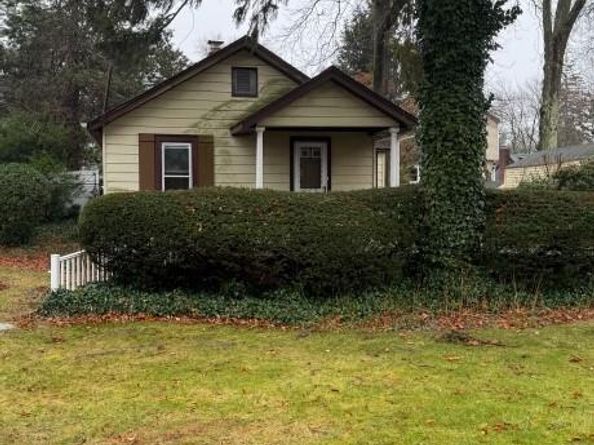 102 E 23rd Street, Huntington Station NY 11746