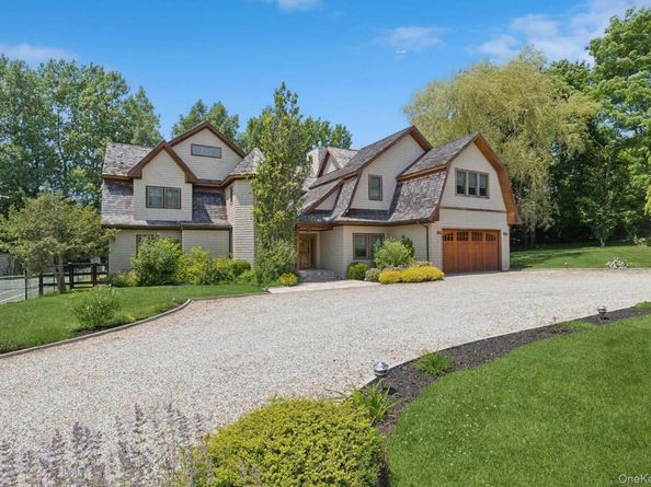 1366 Scuttle Hole Road, Water Mill NY 11976