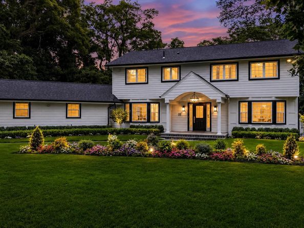 22 Peppermill Lane, Dix Hills NY 11746