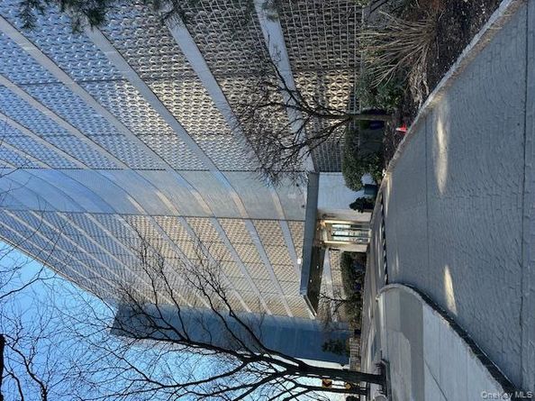 2400 Johnson Avenue 4H, Bronx NY 10463
