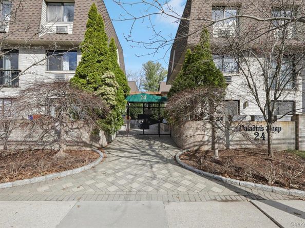 24 Carhart Avenue 210, White Plains NY 10605