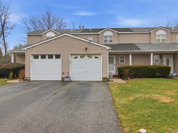 2760 Schleigel Boulevard, Amityville NY 11701