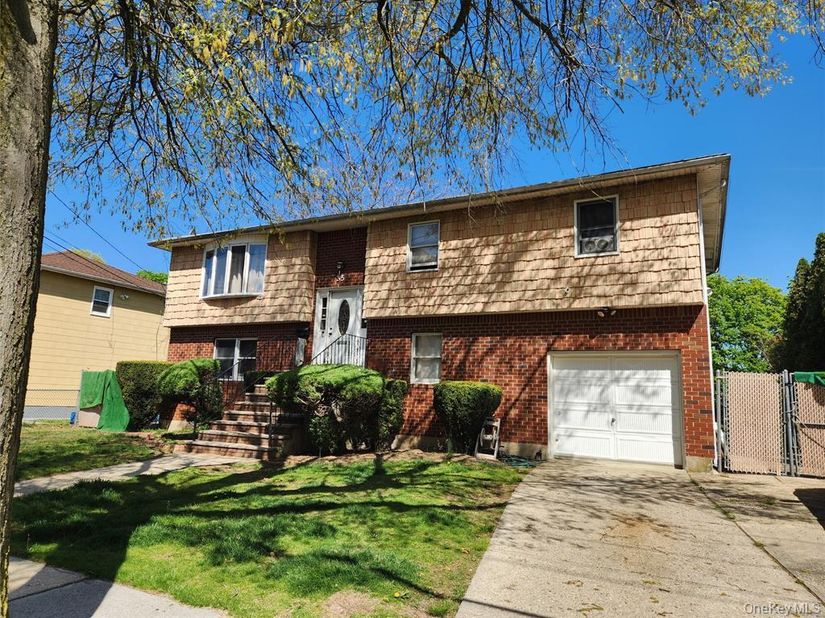 35 Mulford Place, Hempstead NY 11550