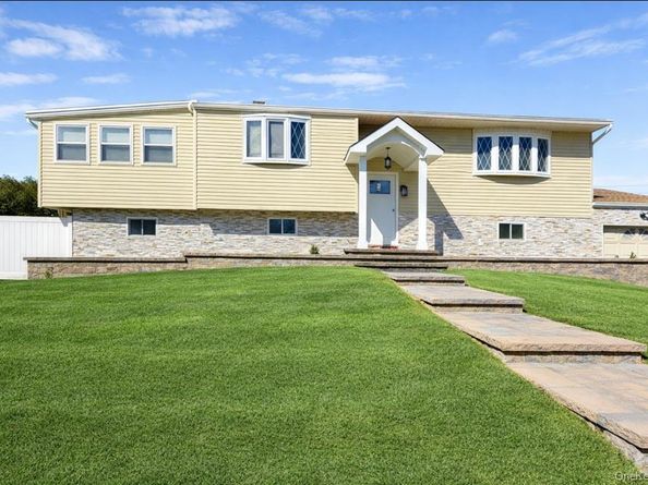 7 Pomper Drive, East Northport NY 11731