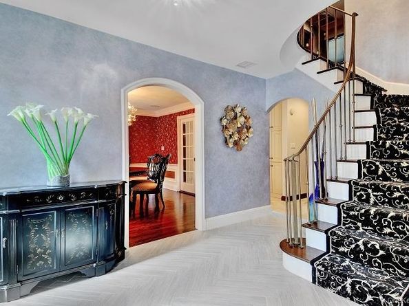 15 Hilltop Drive, Manhasset NY 11030