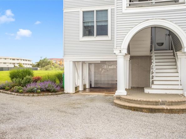 580 Dune Road 5, Westhampton NY 11978