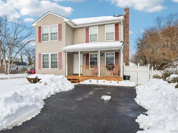 71 Washington Avenue, Wheatley Heights NY 11798