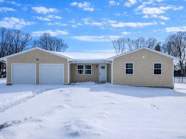 36 Brian Street, Holbrook NY 11741