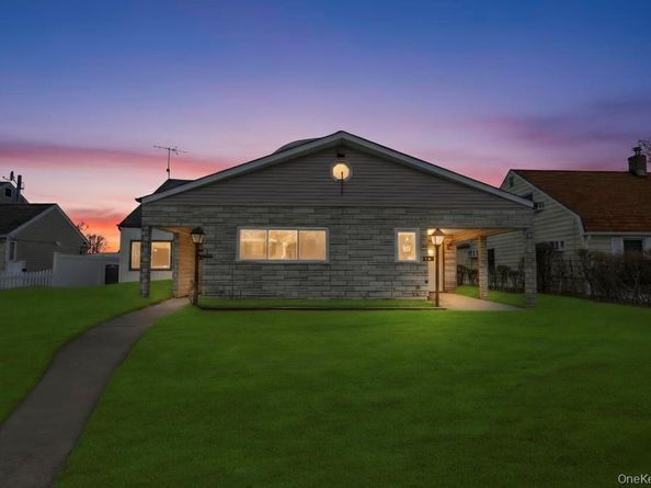 21 Clay Lane, Levittown NY 11756