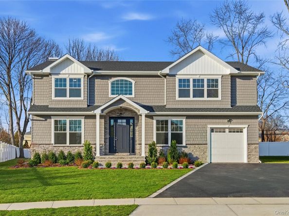 23 Cove Lane, Levittown NY 11756