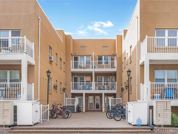 251 W Broadway 306, Long Beach NY 11561